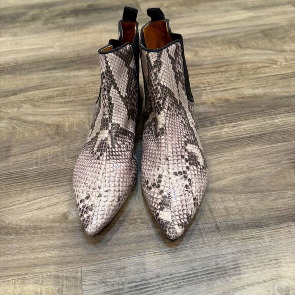 Schutz Flat Pointed Toe Snakeskin Booties - Size 6 - Picture 1 of 6